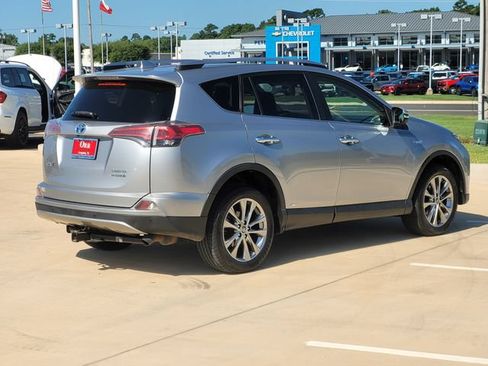 Used 2018 Toyota RAV4 Limited w/ Advanced Technology Package AWD/4WD image 4
