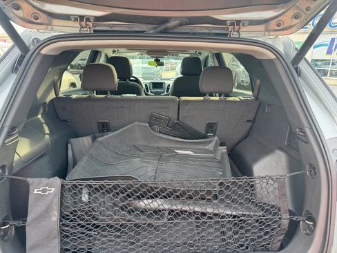 Used 2023 Chevrolet Equinox LT FWD image 9