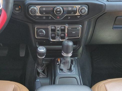 Used 2021 Jeep Wrangler Unlimited Sahara AWD/4WD image 18