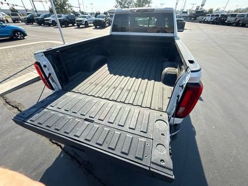 Used 2022 GMC Sierra 2500 Denali w/ Denali Ultimate Package AWD/4WD image 5