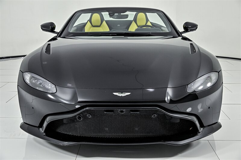 Used 2021 Aston Martin V8 Vantage Roadster RWD image 4
