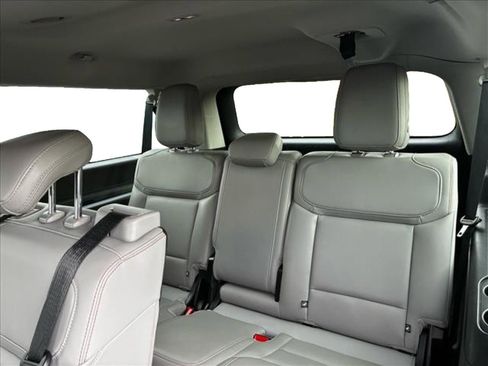 Used 2025 Ford Expedition Max Active AWD/4WD image 4