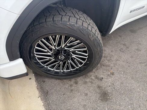 Used 2024 GMC Sierra 1500 Elevation w/ X31 Off-Road Package image 11