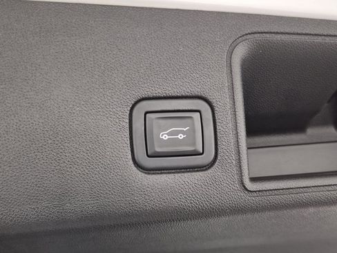 Used 2020 GMC Terrain SLT w/ Preferred Package image 9