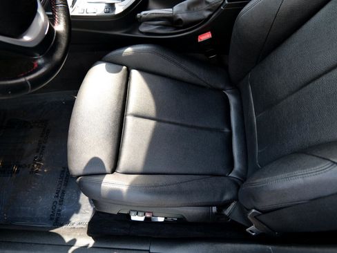 Used 2017 BMW 330i Sedan image 17