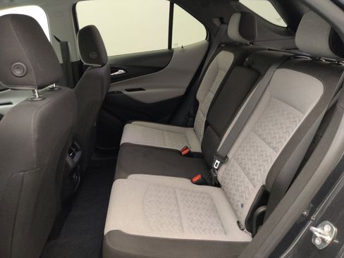 Used 2023 Chevrolet Equinox LT w/ Driver Convenience Package image 18