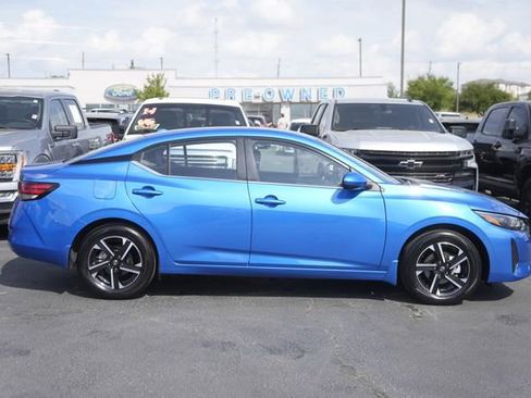 Used 2025 Nissan Sentra SV image 5