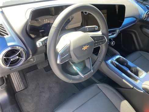 New 2026 Chevrolet Equinox EV LT image 11