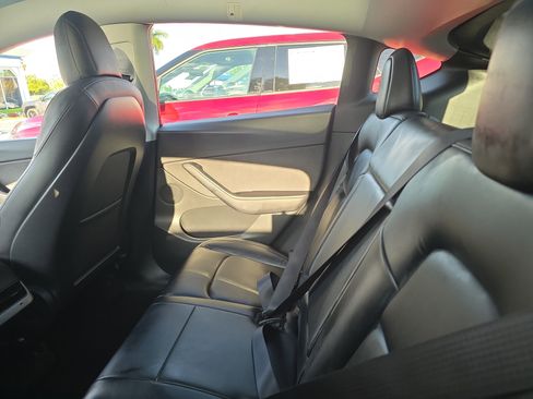 Used 2020 Tesla Model Y Long Range image 13