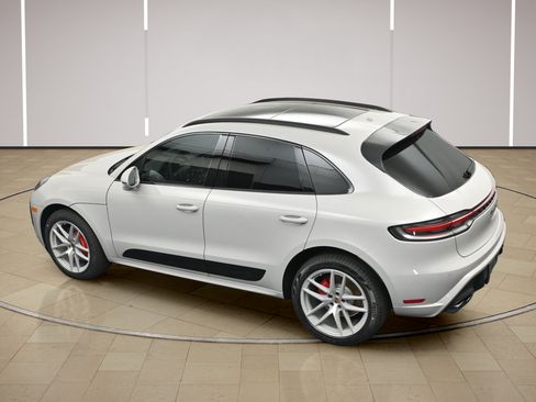 Certified 2026 Porsche Macan S AWD/4WD image 32