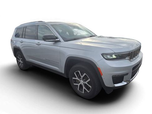 Used 2023 Jeep Grand Cherokee L Limited w/ Luxury Tech Group II AWD/4WD image 2