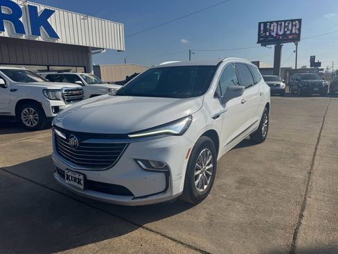Used 2024 Buick Enclave Premium image 1