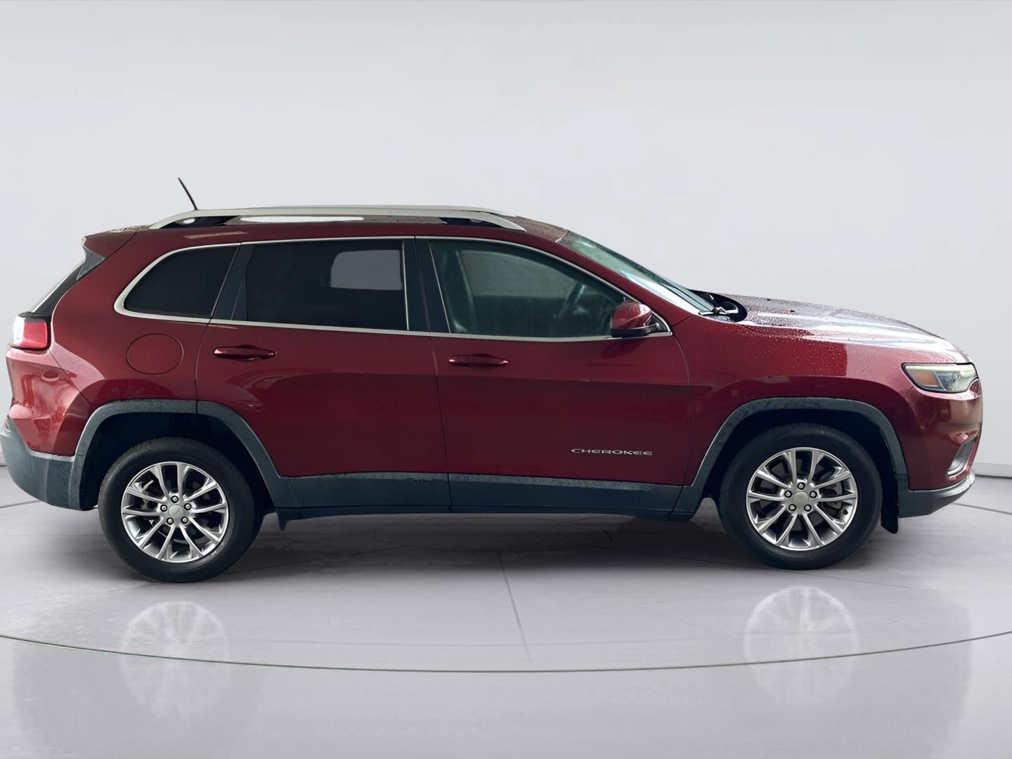 Used 2019 Jeep Cherokee Latitude Plus FWD image 3