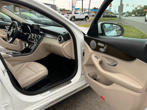 Used 2017 Mercedes-Benz C 300 4MATIC Sedan image 16