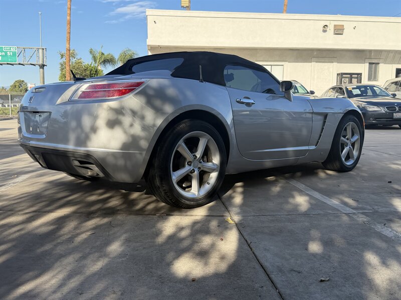 Used 2009 Saturn Sky w/ Premium Trim Package RWD image 5