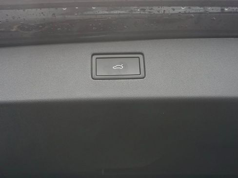 New 2026 Volkswagen Tiguan SEL R-Line image 7