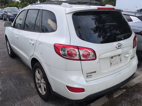 Used 2011 Hyundai Santa Fe SE w/ Premium Pkg 3 FWD image 4