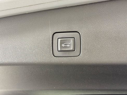 Certified 2023 Buick Encore GX Select w/ Sport Touring Package FWD image 17