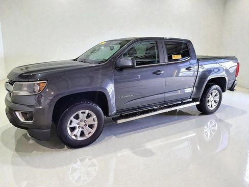 Used 2017 Chevrolet Colorado LT w/ LT Convenience Package image 12