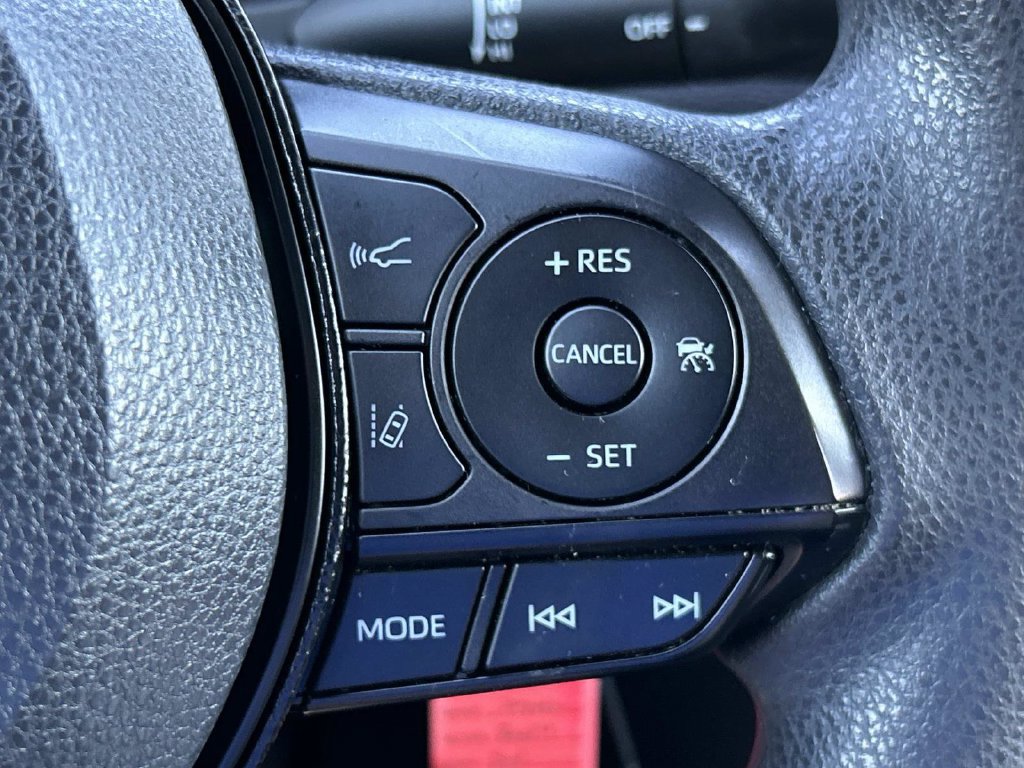 Used 2020 Toyota RAV4 LE FWD image 27