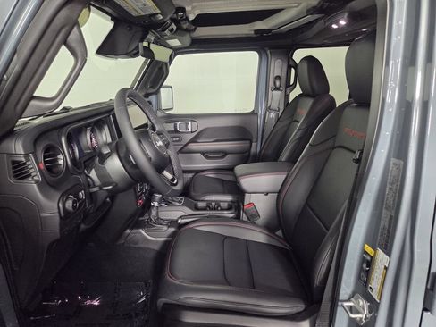 Used 2026 Jeep Wrangler Unlimited Rubicon AWD/4WD image 8