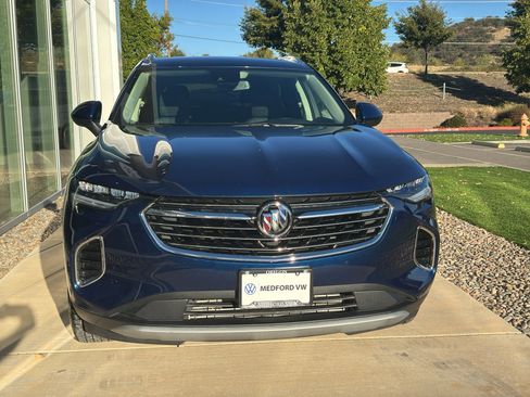 Used 2023 Buick Envision Essence image 3