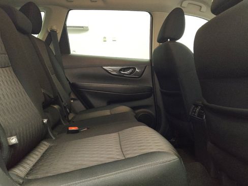 Used 2018 Nissan Rogue SV AWD/4WD image 19