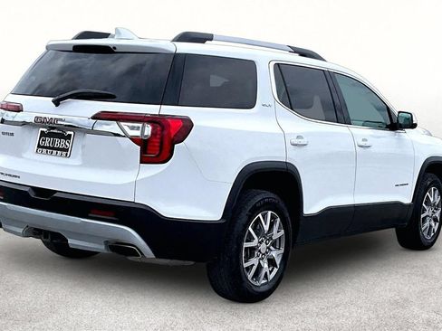 Used 2022 GMC Acadia SLT w/ Technology Package FWD image 2