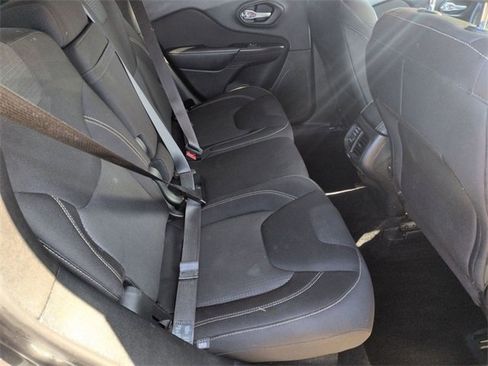Used 2015 Jeep Cherokee Latitude image 28