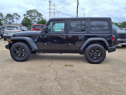 Used 2023 Jeep Wrangler Unlimited Sport AWD/4WD image 25