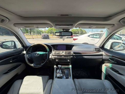Used 2013 Lexus LS 460 w/ Comfort Pkg RWD image 13