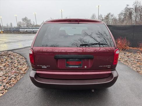 Used 2002 Chrysler Voyager eC image 4