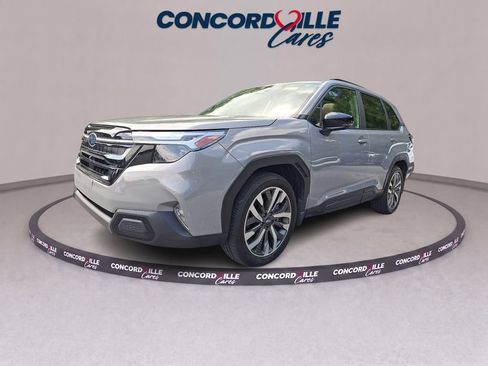 Certified 2025 Subaru Forester Touring AWD/4WD image 4