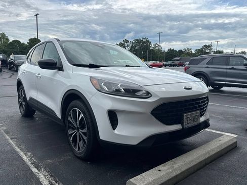 Used 2022 Ford Escape SE w/ SE Sport Appearance Package AWD/4WD image 2