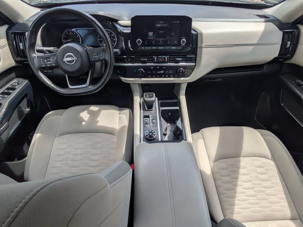 Used 2025 Nissan Pathfinder SV AWD/4WD image 15