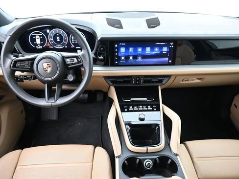 Certified 2026 Porsche Cayenne AWD/4WD image 6