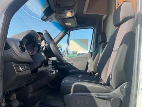 Used 2024 Mercedes-Benz Sprinter 4500 image 12