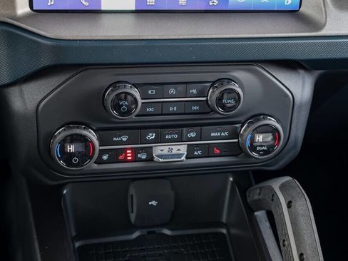 Used 2024 Ford Bronco Outer Banks w/ Sasquatch Package image 24