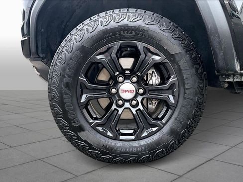 Used 2024 GMC Canyon Elevation w/ Elevation Premium Package image 11