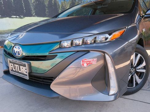 Used 2017 Toyota Prius Prime Premium FWD image 7