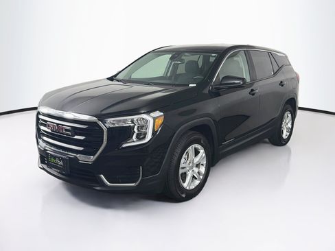 Used 2024 GMC Terrain SLE FWD image 3