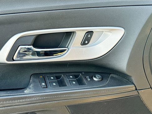 Used 2016 Chevrolet Equinox LS image 21