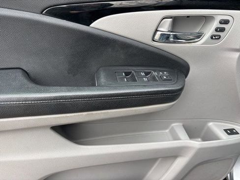 Used 2016 Honda Pilot Touring image 13