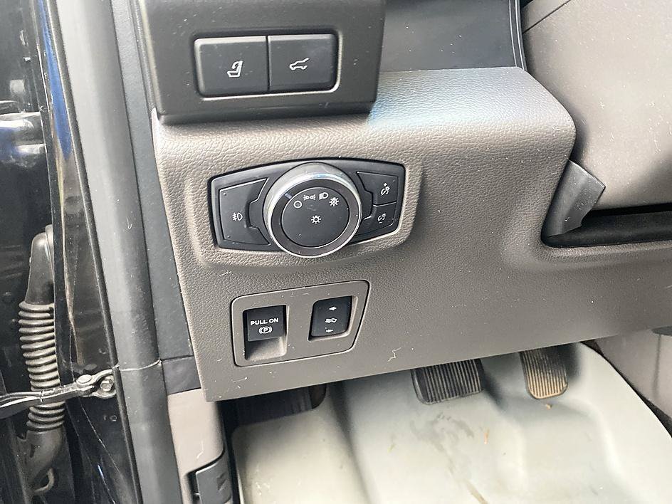 Used 2018 Ford Expedition Limited AWD/4WD image 32