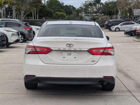 Used 2020 Toyota Camry LE image 6