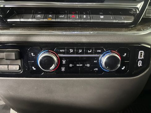 Used 2025 GMC Sierra 1500 Elevation AWD/4WD image 19