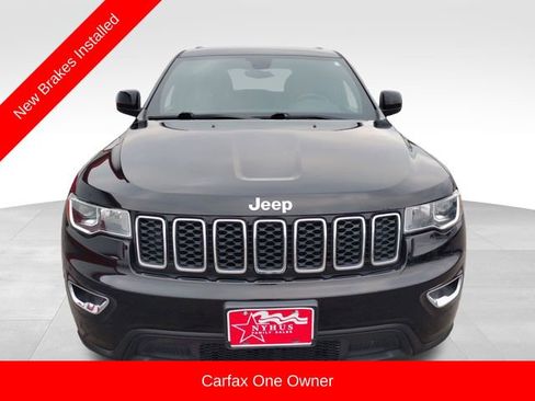 Used 2020 Jeep Grand Cherokee Laredo image 2