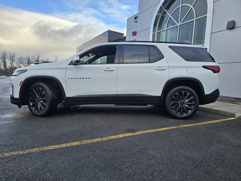 Used 2023 Chevrolet Traverse RS image 8