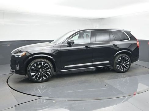 New 2026 Volvo XC90 T8 Plus image 4