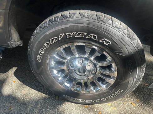 Used 2021 Ford F250 XLT w/ XLT Premium Package AWD/4WD image 19